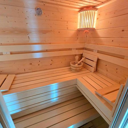De Corner Van Zeeland Met Jacuzzi Sint Annaland Exteriör bild