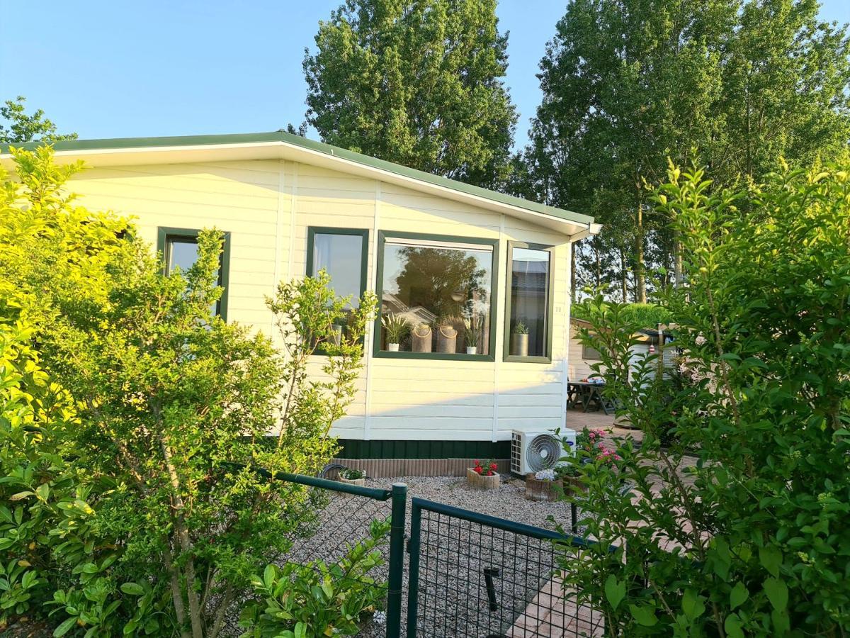 De Corner Van Zeeland Met Jacuzzi Sint Annaland Exteriör bild