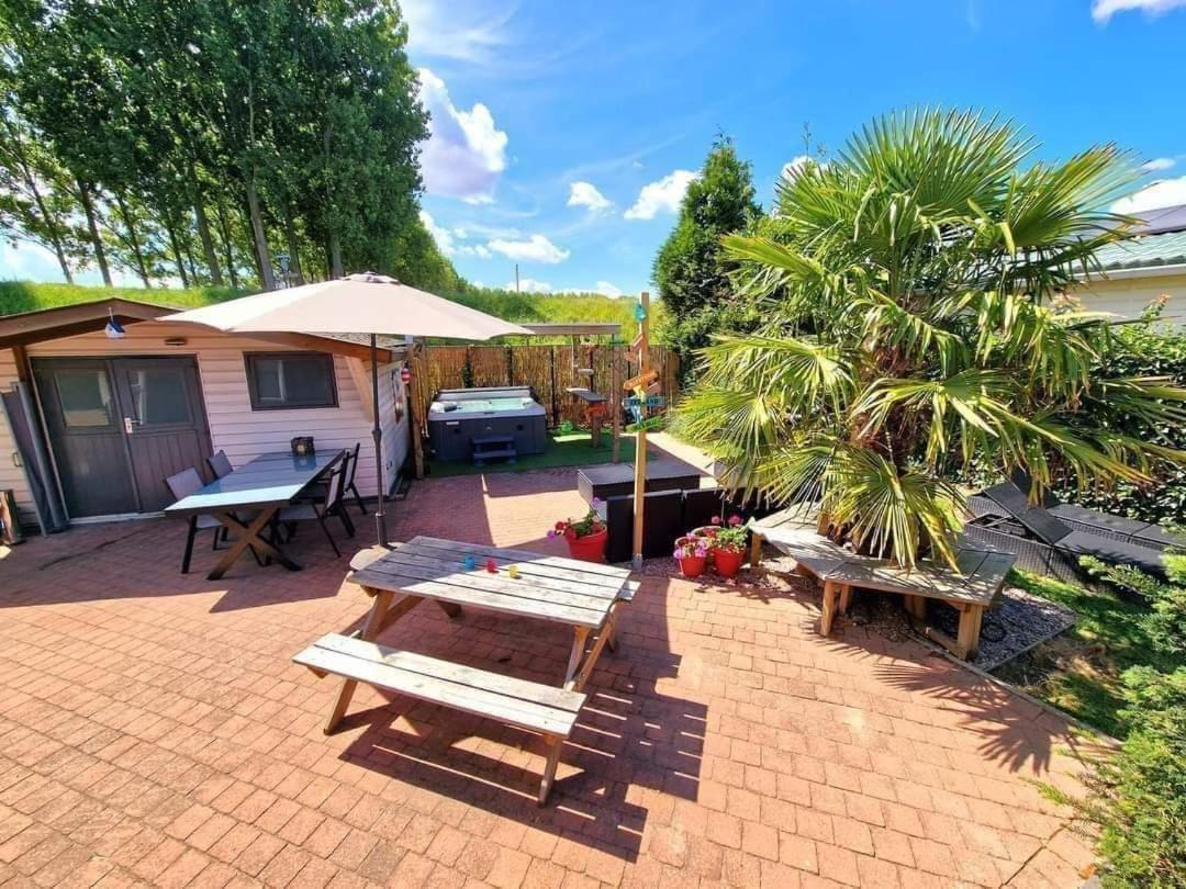 De Corner Van Zeeland Met Jacuzzi Sint Annaland Exteriör bild
