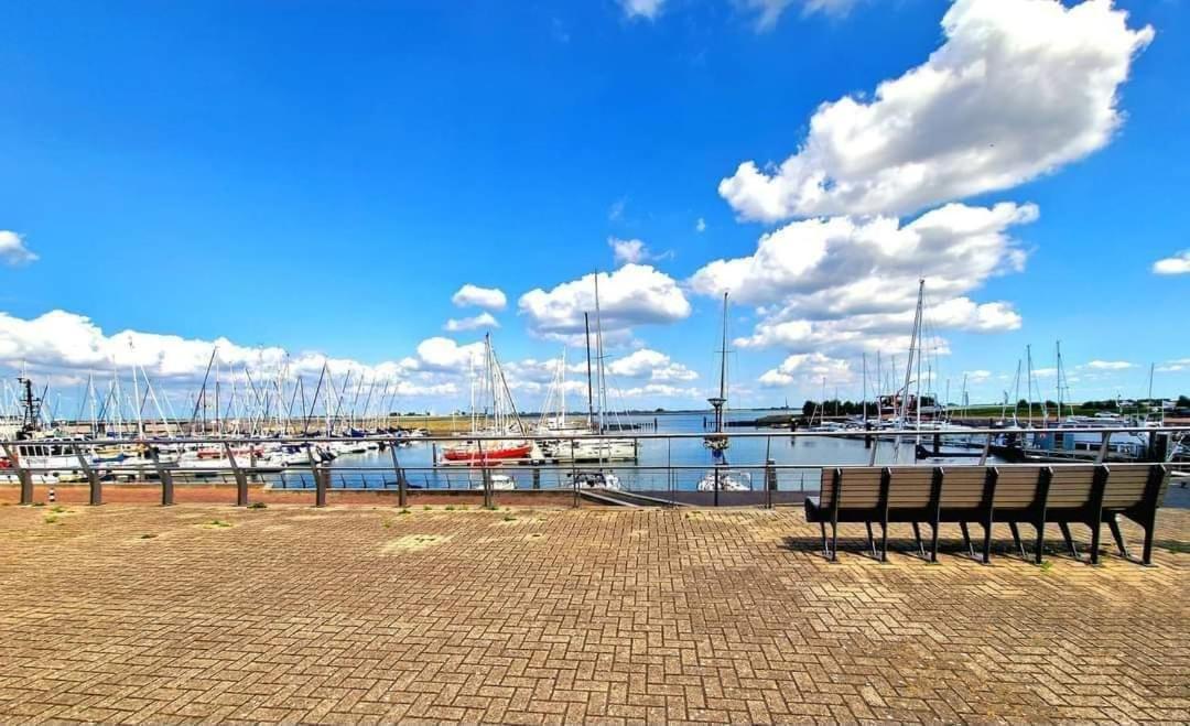 De Corner Van Zeeland Met Jacuzzi Sint Annaland Exteriör bild
