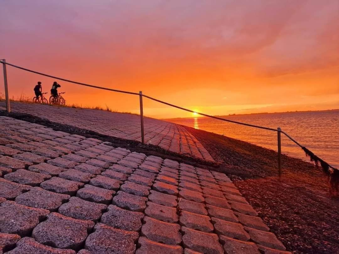 De Corner Van Zeeland Met Jacuzzi Sint Annaland Exteriör bild