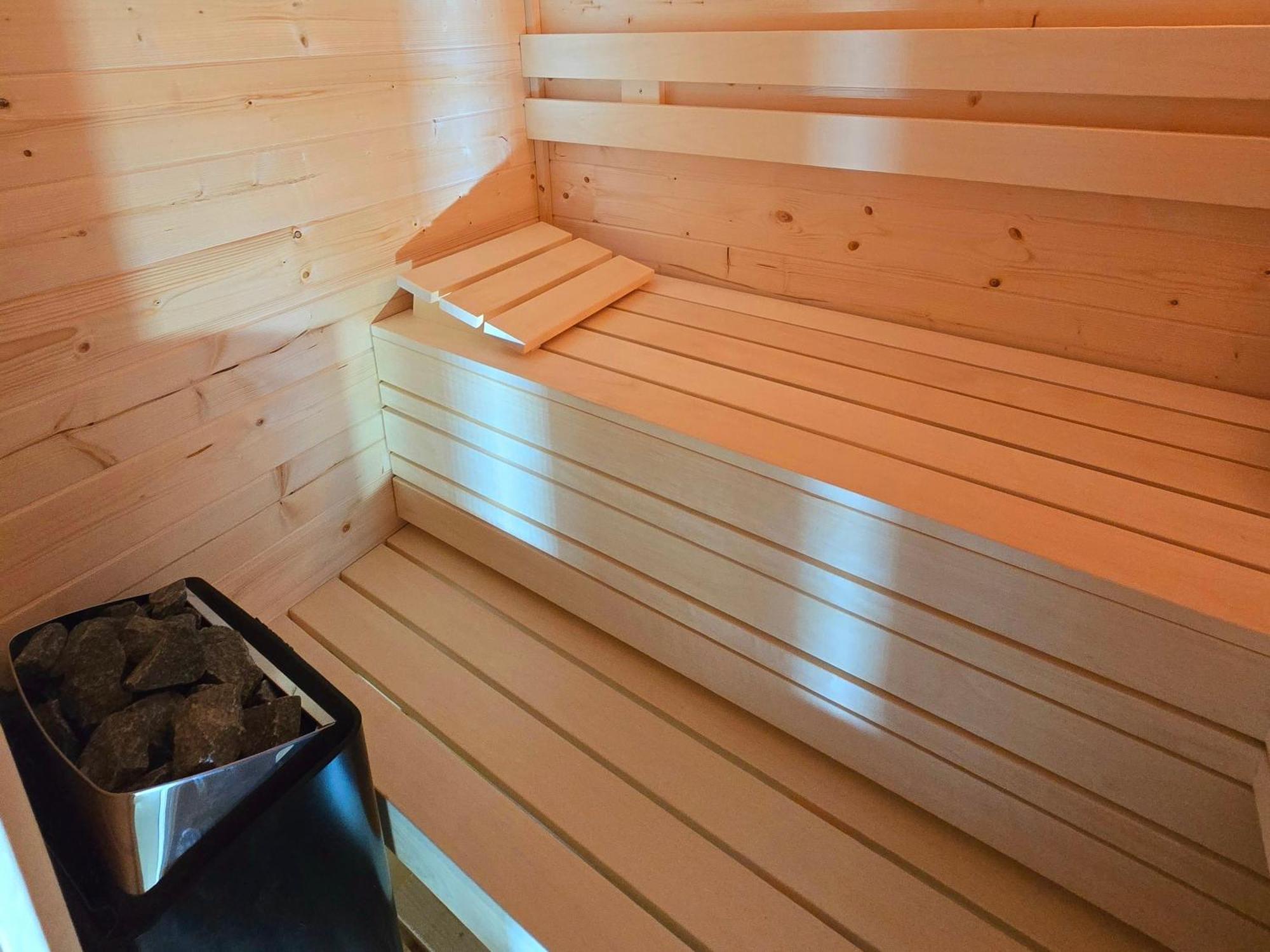 De Corner Van Zeeland Met Jacuzzi Sint Annaland Exteriör bild